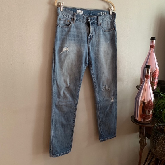 Gap Boyfriend Jeans - Picture 2 of 8